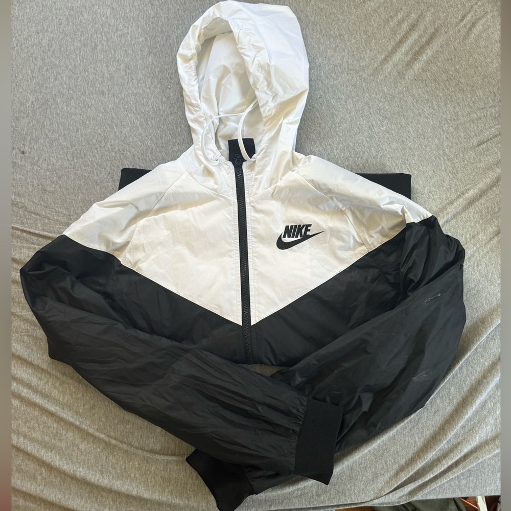 Nike Women's Sportswear Windrunner Training Jacket - White, Black